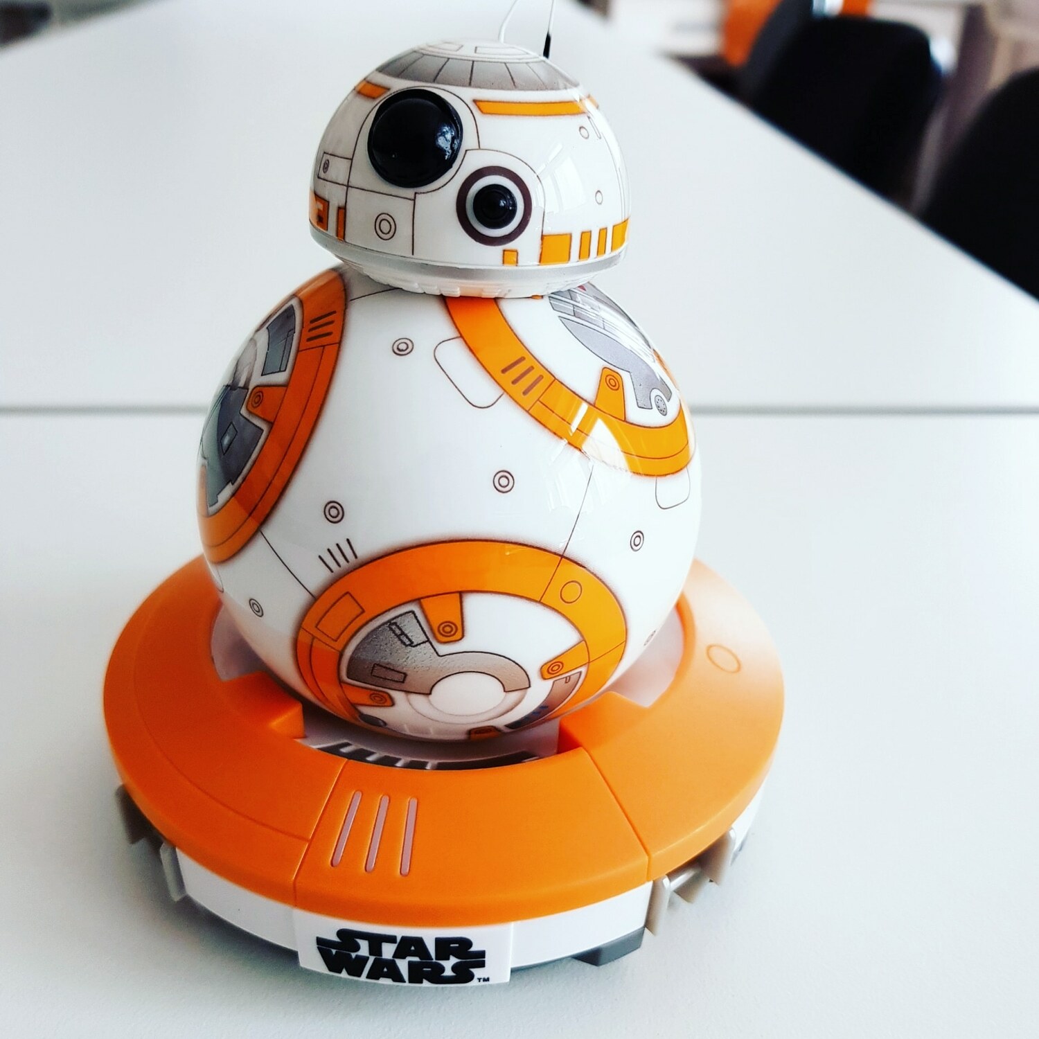 <span style="font-weight: bold;">BB - 8</span>&nbsp;